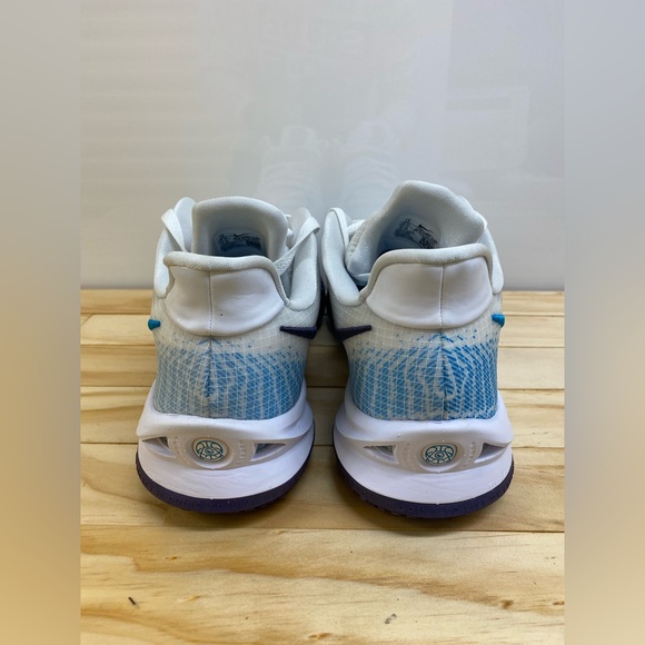 kyrie 4 low white laser blue